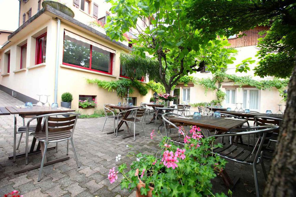 La Terrasse Fleurie, Logis, Hotel Et Restaurant Divonne-les-Bains Restaurant foto